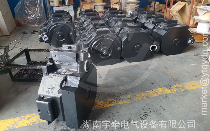 國(guó)外客戶(hù)采購(gòu)的ZQ-21礦用牽引電機(jī)裝車(chē)發(fā)貨